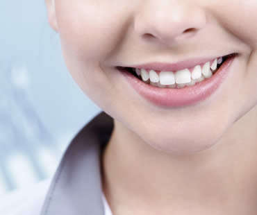 Porcelain Veneers: Smiling with Confidence